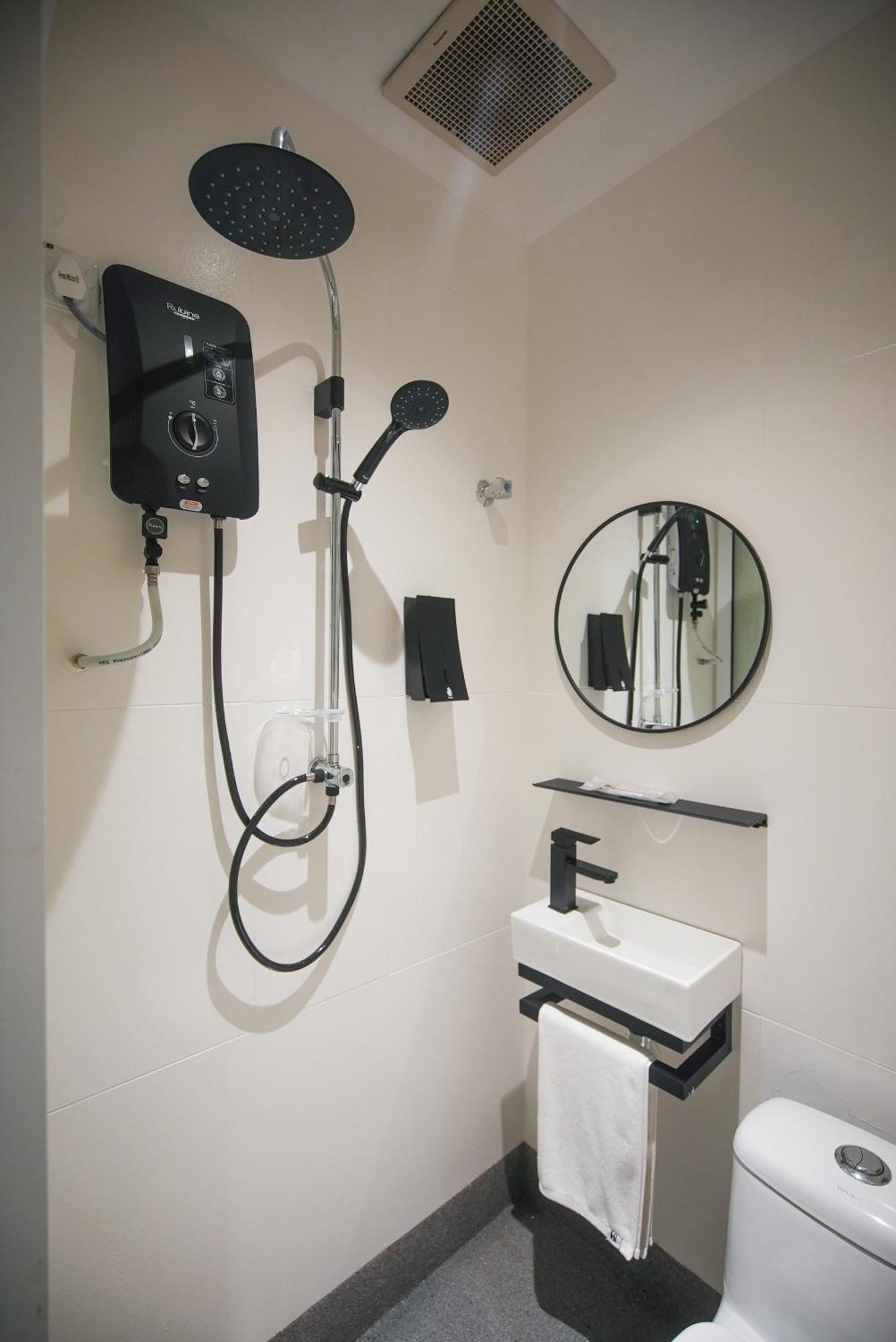 Double H Boutique Hotel Kuala Terengganu Luaran gambar